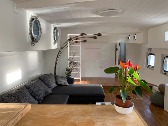 The Liquid Horizon: Why 25 Years on the Water Trumps Any Amsterdam Apartment